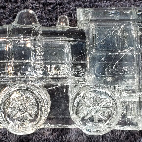 VINTAGE PRESSED GLASS STEAM LOCOMOTIVE CANDY CONTAINER FROM 1927-1929 ERA - Picture 9 of 10